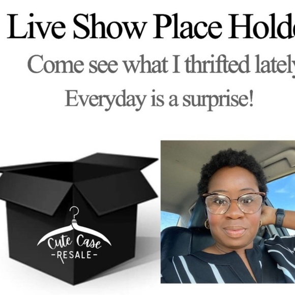 47. Tan Cho butterfly sequined silk vintage top - a few loose threads/beads S - Picture 2 of 2